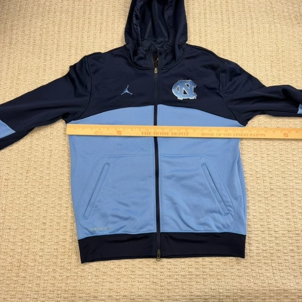 UNC North Carolina Men Hoodie M Jordan Therma Fit Tar Heels Full Zip Streetwear‎
